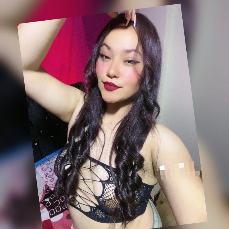 NikkiRous_'s Cam show and profile