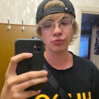 SamBangs' Offline Chat Room