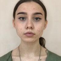 SoflaMoore Adlı Modelin Çevrimdışı Sohbet Odası