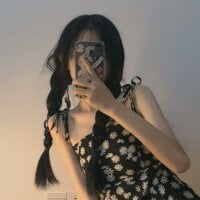 LuckyBeeeeee 头像图片