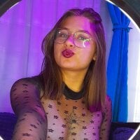 antonellaa21 Adlı Modelin Çevrimdışı Sohbet Odası
