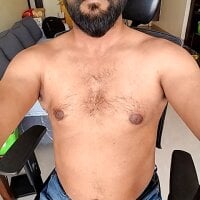 horny_love32's Profile Pic