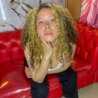 Cara_Bruni webcam model
