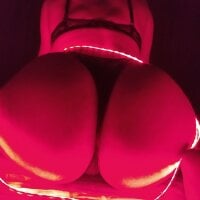 Castelvania_Porn's Offline Chat Room