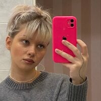 MelissaCarterr's Offline Chat Room