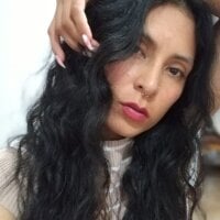 Maite_black webcam model