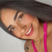 Charlotte_cutee18 model avatar