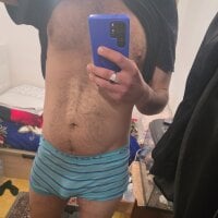 Yazaza1999 webcam model