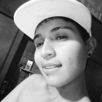 cora-gunn: δωμάτιο συνομιλίας εκτός σύνδεσης