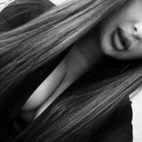 BrunetteChloe Cameră chat offline