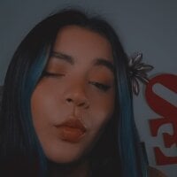 Queengh_ webcam model