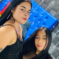 mia_fox42's Offline Chat Room