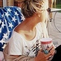 Annamaria__'s Offline Chat Room