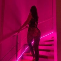 anna_breast's Offline Chat Room