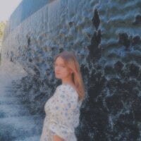 MariaAIIen's Offline Chat Room