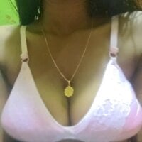 HOT_SENTHIYALive Webcam