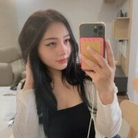 ashkisses