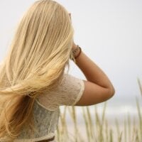 Miss_Anna_Mai's Offline Chat Room