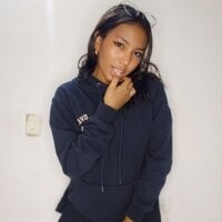 emely_13 webcam model