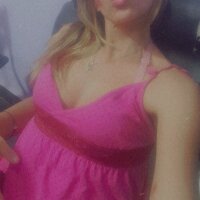Roxybel18 Adlı Modelin Çevrimdışı Sohbet Odası