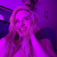Justbeingextra666 fully nude on webcam for live porn video chat