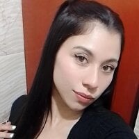 Honeymaryjane69 Adlı Modelin Çevrimdışı Sohbet Odası