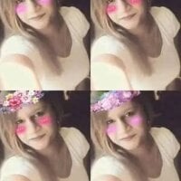 sexypearly webcam model