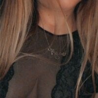 milfsquirt91's Offline Chat Room