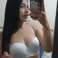 AnnieQuinn4 Adlı Modelin Çevrimdışı Sohbet Odası