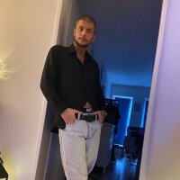 Hustler_gold's Offline Chat Room