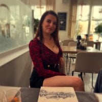 MinaSolenne webcam model