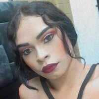 PAULINA_HOT10's Offline Chat Room