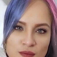 AlaiaSantos webcam model