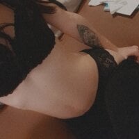 Hot_SexXyHoe's Offline Chat Room