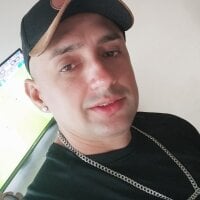 latinosexlove's Offline Chat Room