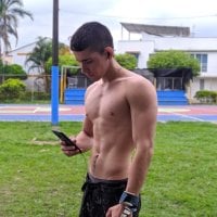 kevin_sexboy Adlı Modelin Çevrimdışı Sohbet Odası