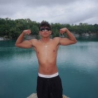 Leonarrrd_01 webcam model