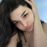 LovelyyLilu webcam model