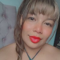 Mestiza_Bones webcam model