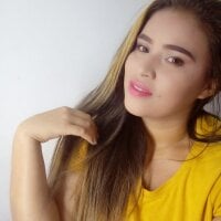 kiara__Taylorn Offline chat-huone