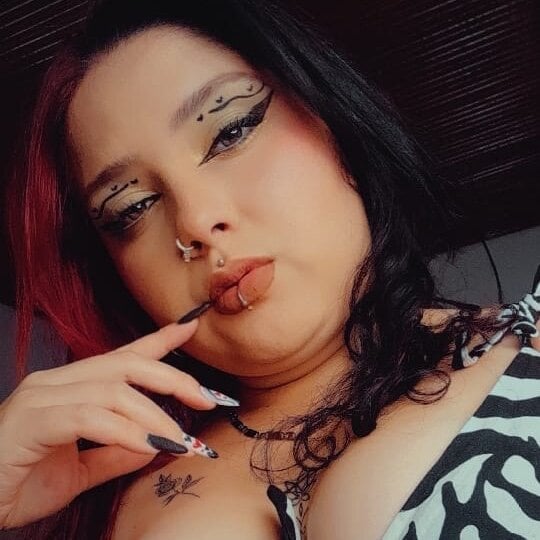 CurvyLust_