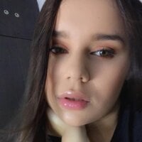 briannaharper1 Adlı Modelin Çevrimdışı Sohbet Odası