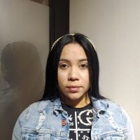 Monica_Rossi's Offline Chat Room