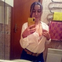 غرفة دردشة Ellie_Berry دون اتصال