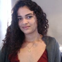 Salmahayek_hot Adlı Modelin Çevrimdışı Sohbet Odası