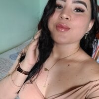 emmeline_v's Offline Chat Room