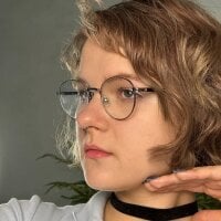 LinetteHey webcam model