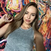 Hloya_Mei webcam model