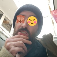 Discreetpleasure4you's Offline Chat Room