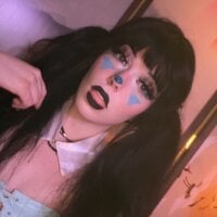 romonaroo's Offline Chat Room